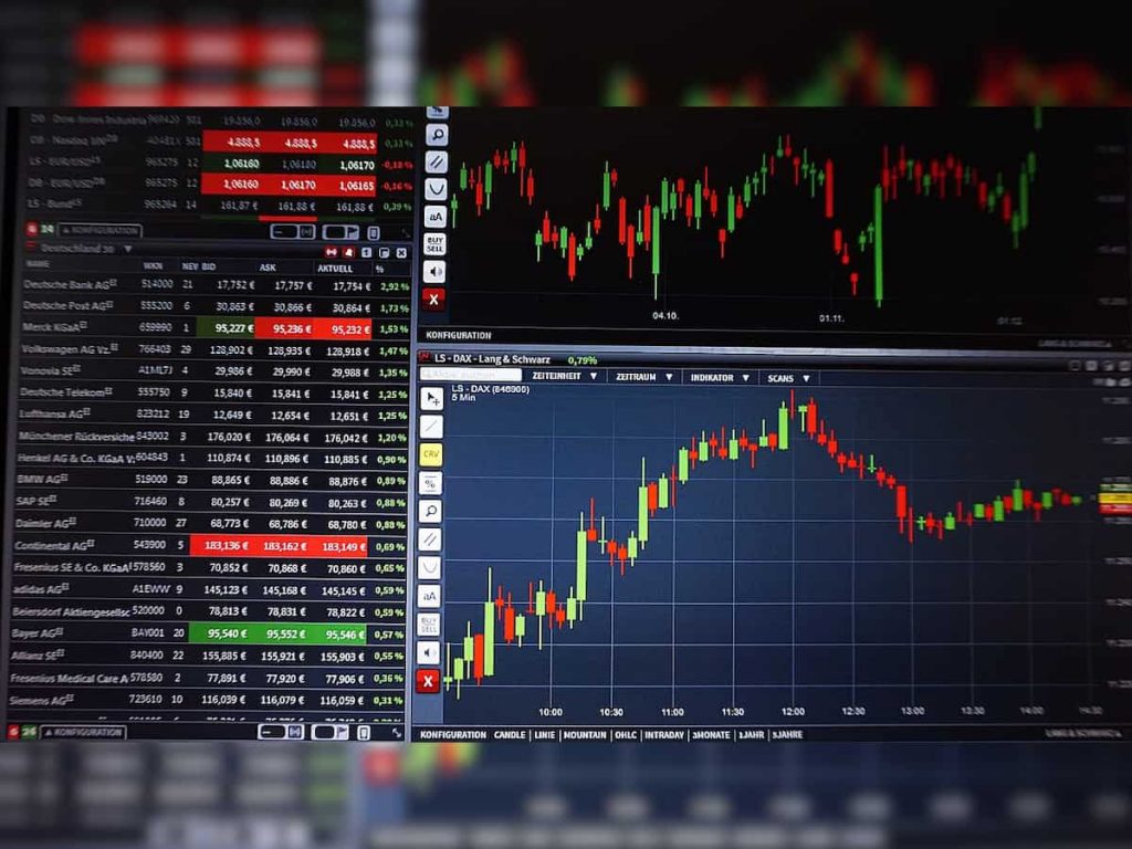 Sensex Plummets 593 Points as Global Weakness Hits IT Stocks; Nifty Slips Below 25,100